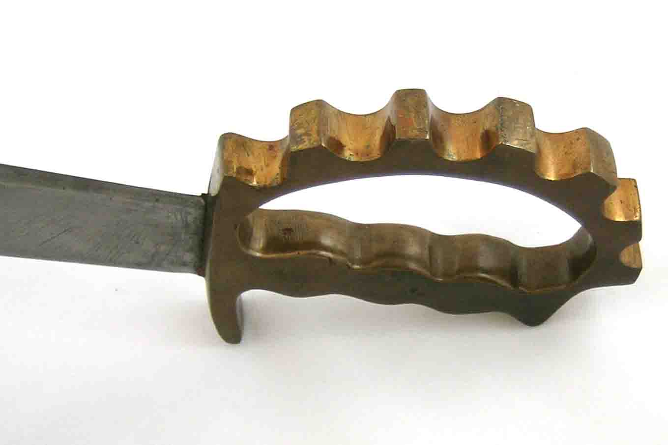 Australian ? Knuckle knife real or Memorex?